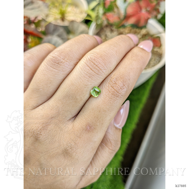 0.67 Ct. Green (Lime Green) Peridot from Pakistan