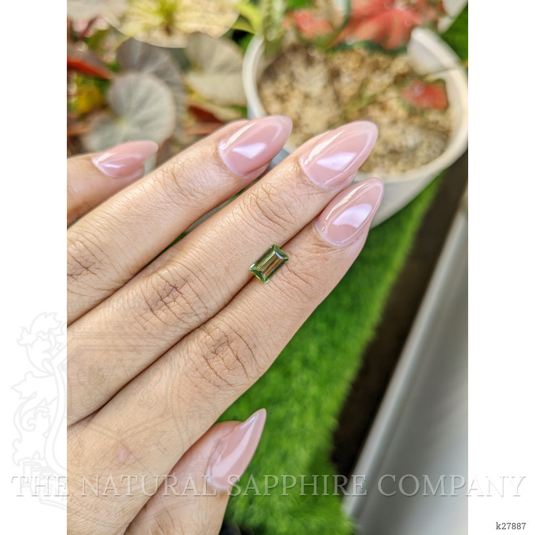 0.69 Ct. Green (Lime Green) Peridot from Ceylon (Sri Lanka)