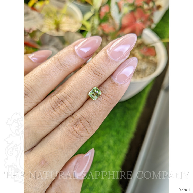 0.93 Ct. Green (Lime Green) Peridot from Pakistan