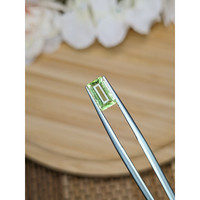 1.05 Ct. Green (Lime Green) Peridot from Ceylon (Sri Lanka) Life Style