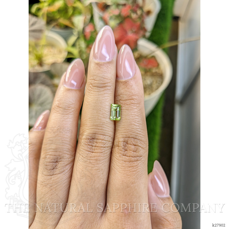 0.94 Ct. Green (Lime Green) Peridot from Pakistan