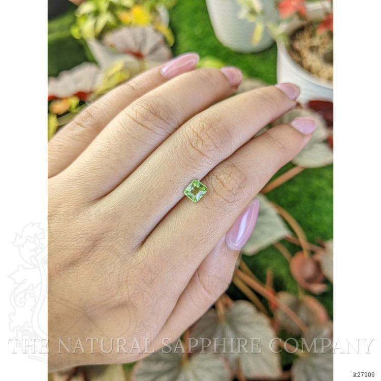 0.82 Ct. Green (Lime Green) Peridot from Ceylon (Sri Lanka)