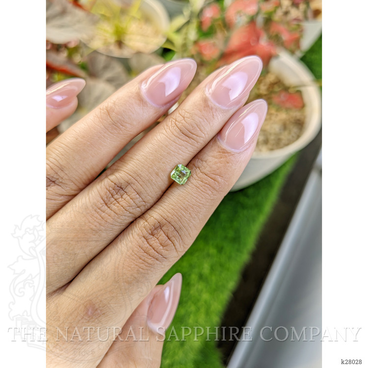 0.51 Ct. Green (Lime Green) Peridot from Pakistan