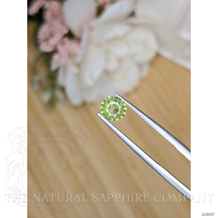 0.81 Ct. Green (Lime Green) Peridot from Pakistan
