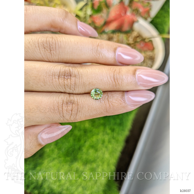 0.81 Ct. Green (Lime Green) Peridot from Pakistan
