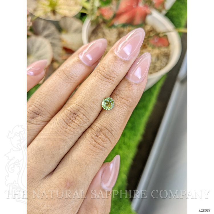 0.81 Ct. Green (Lime Green) Peridot from Pakistan