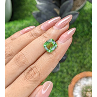 4.03 Ct. Tsavorite Garnet from Tanzania Life Style