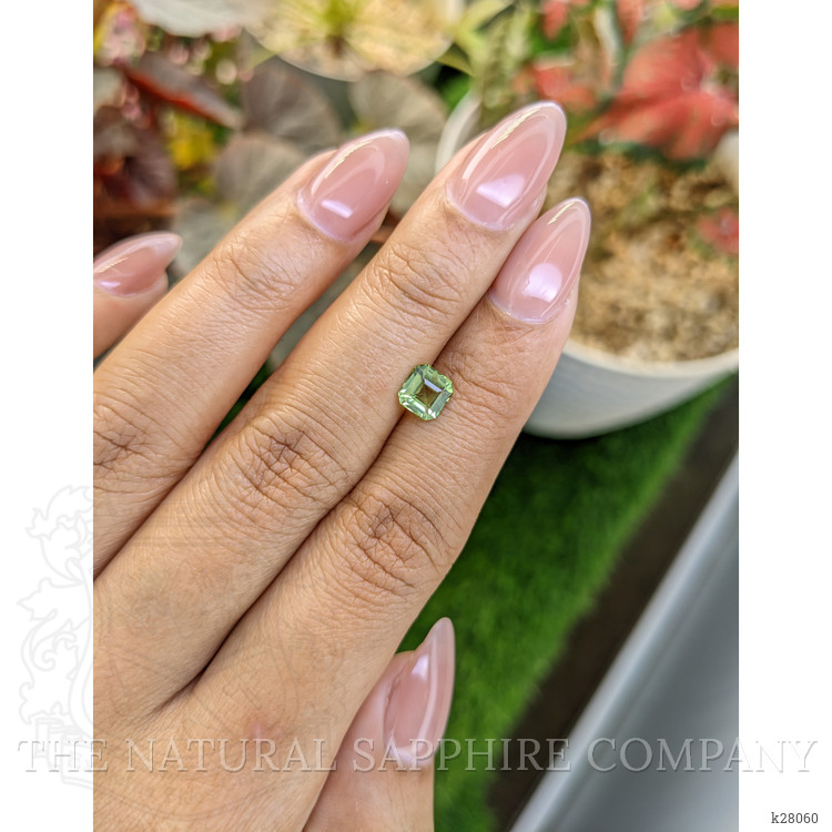0.80 Ct. Green (Lime Green) Peridot from Pakistan