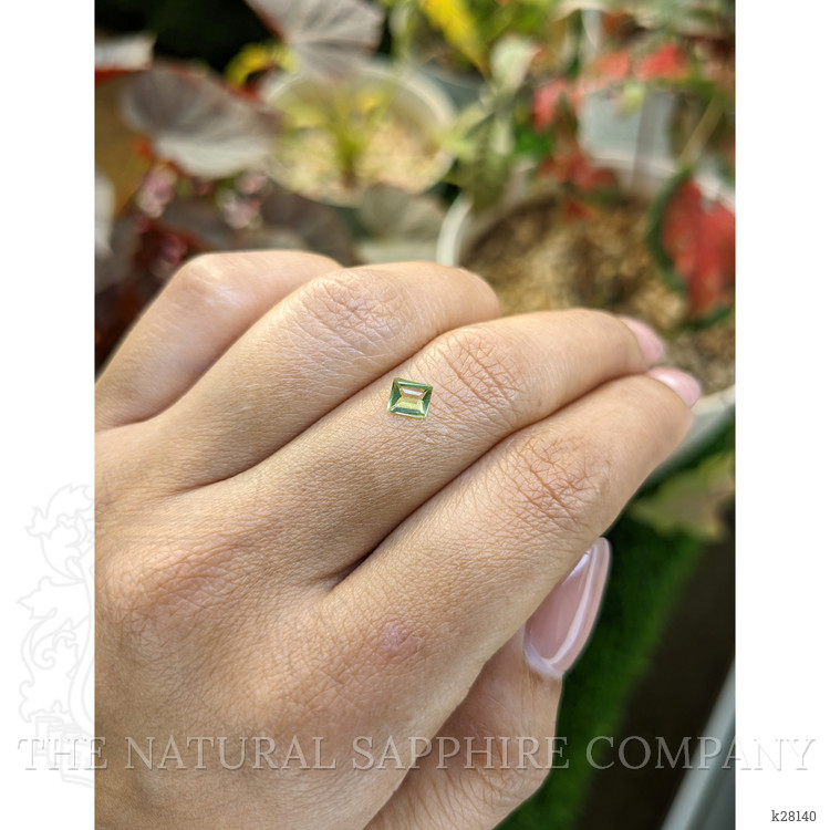0.32 Ct. Green (Lime Green) Peridot from Pakistan