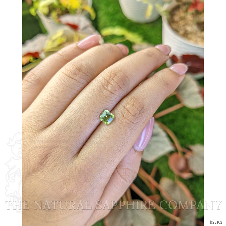 0.82 Ct. Green (Lime Green) Peridot from Pakistan