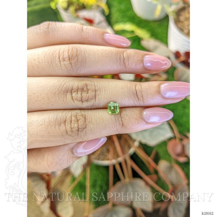 0.82 Ct. Green (Lime Green) Peridot from Pakistan
