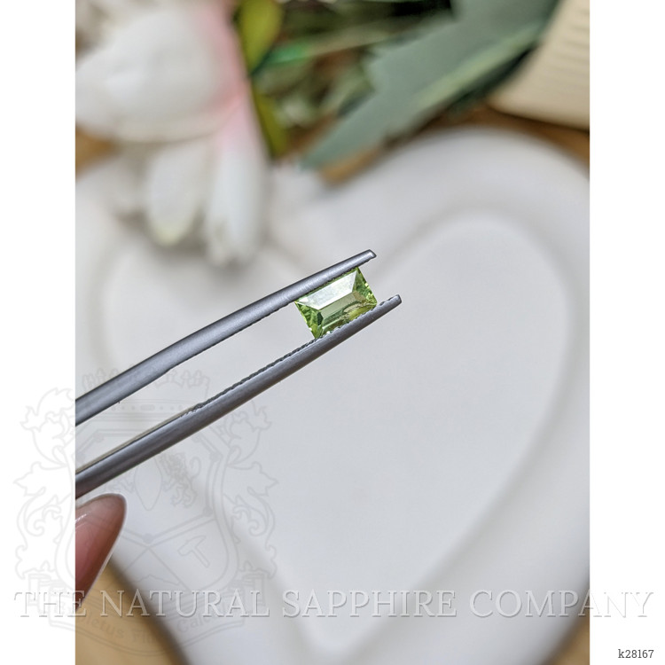0.46 Ct. Green (Lime Green) Peridot from Pakistan