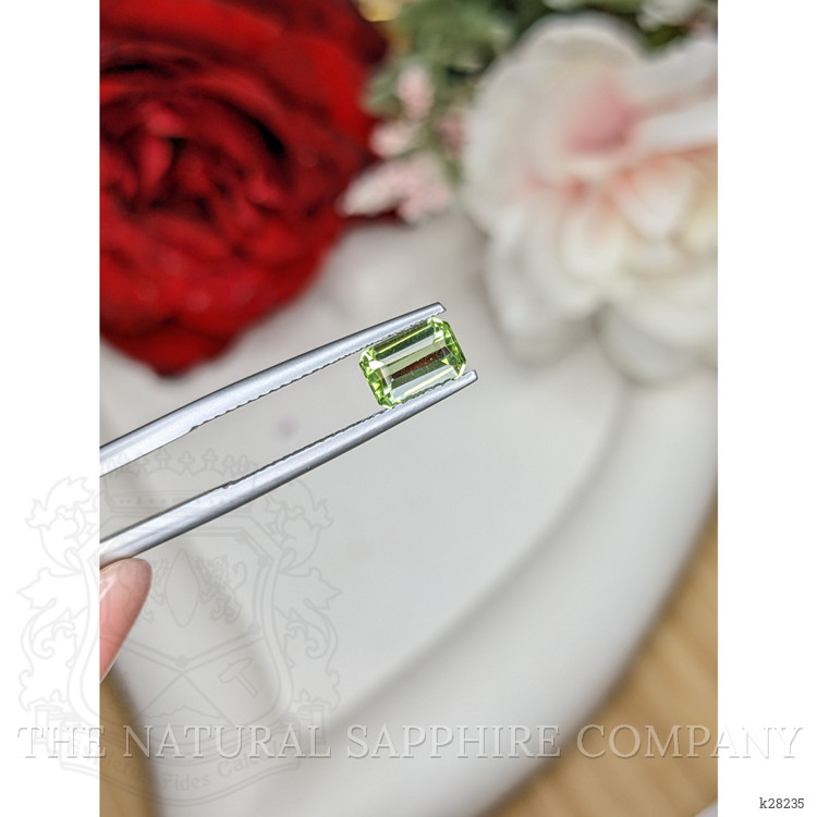 0.98 Ct. Green (Lime Green) Peridot from Pakistan