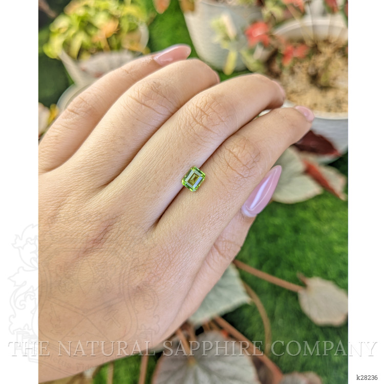 0.87 Ct. Green (Lime Green) Peridot from Pakistan
