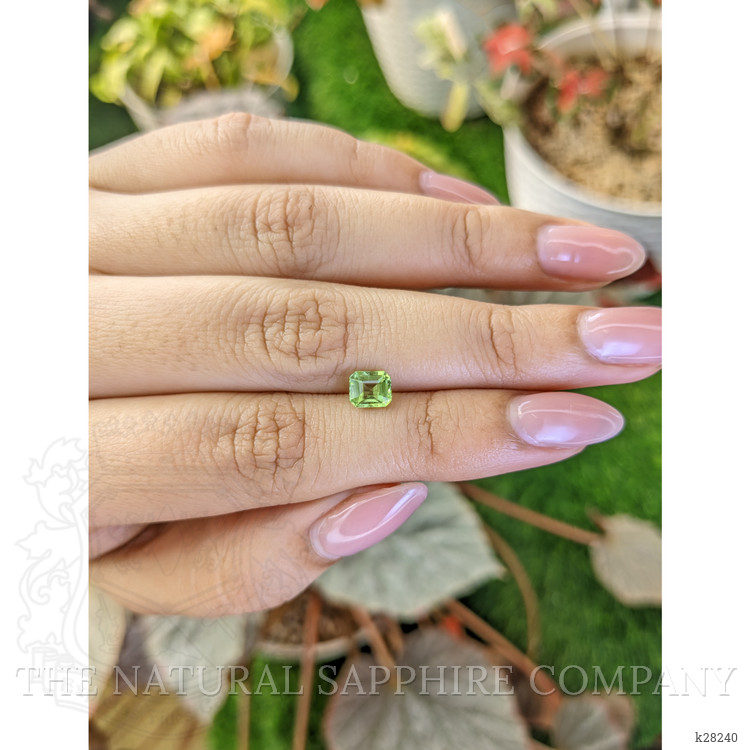 0.76 Ct. Green (Lime Green) Peridot from Pakistan