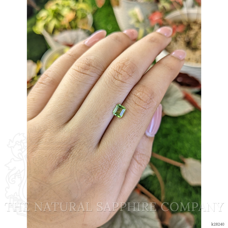 0.76 Ct. Green (Lime Green) Peridot from Pakistan