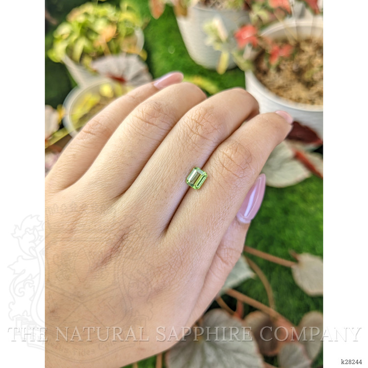 0.89 Ct. Green (Lime Green) Peridot from Pakistan