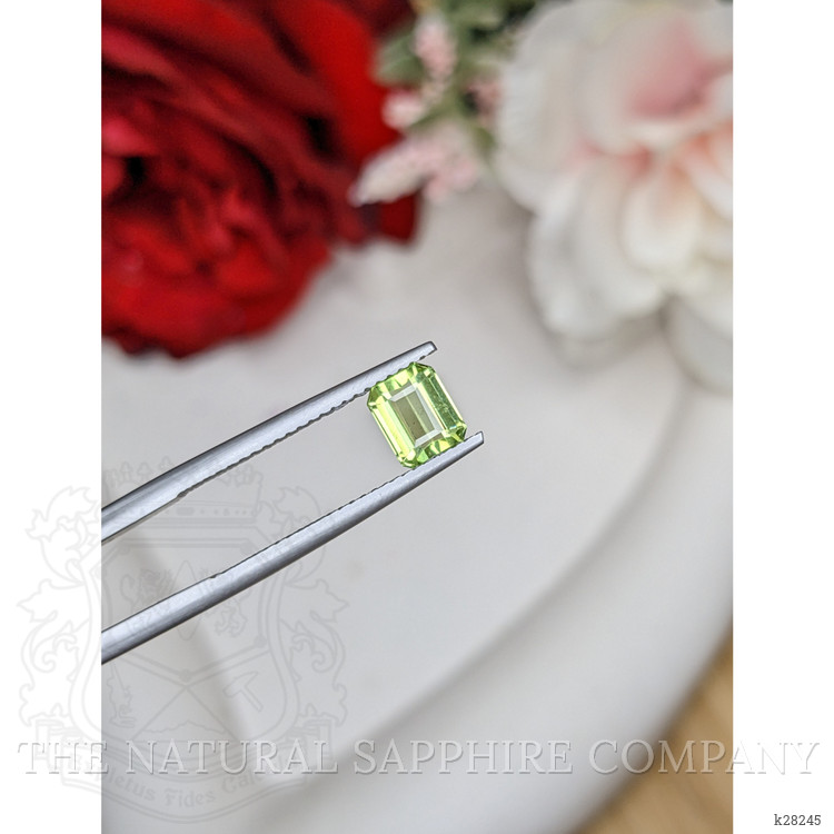 0.77 Ct. Green (Lime Green) Peridot from Pakistan