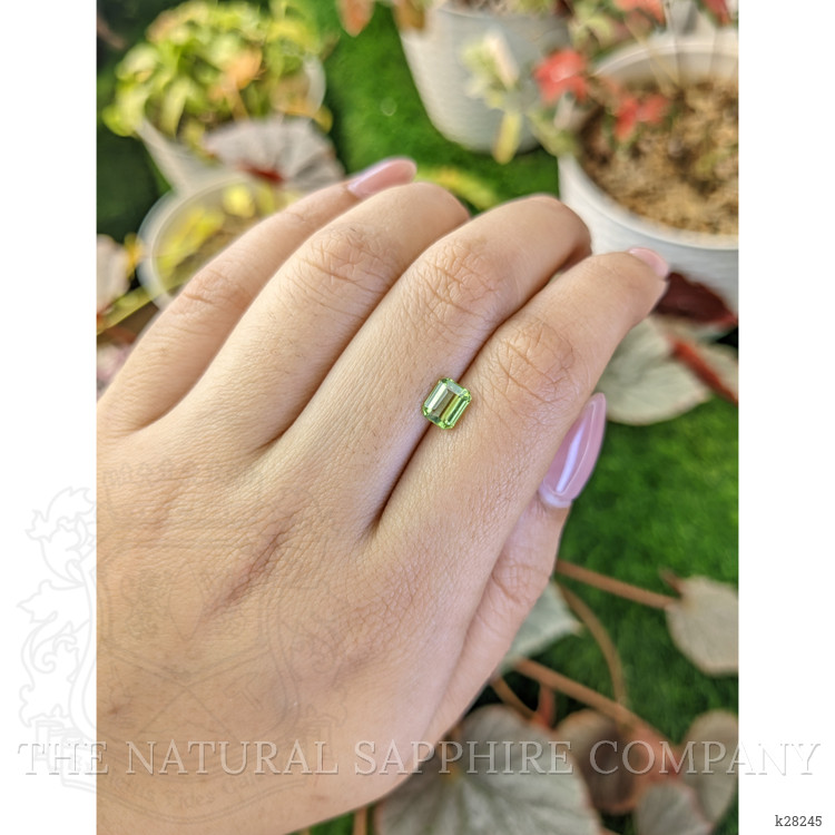 0.77 Ct. Green (Lime Green) Peridot from Pakistan