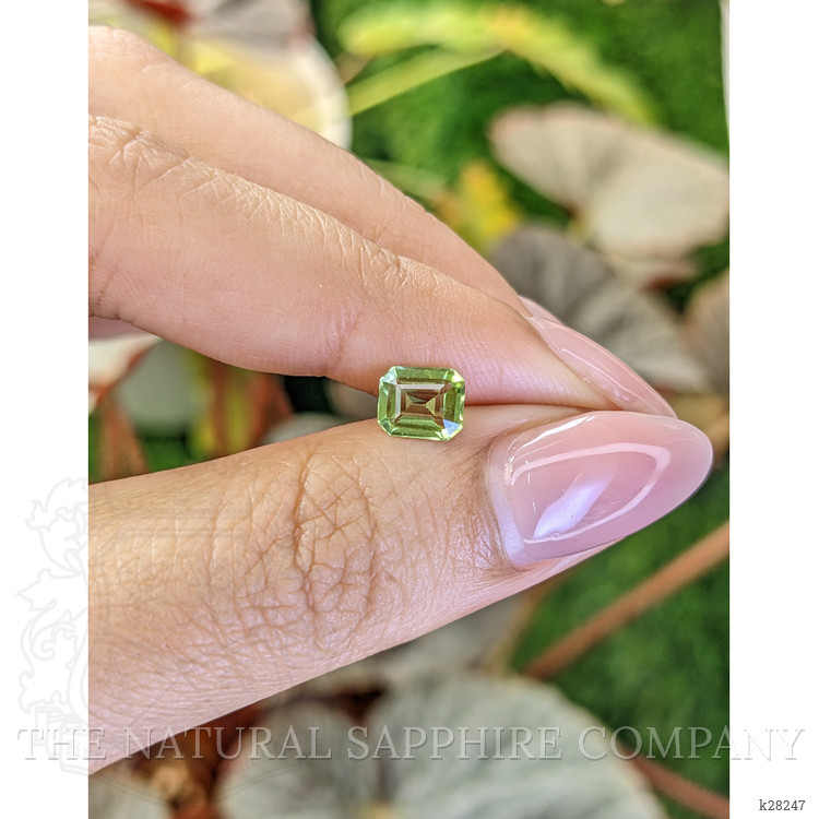 0.83 Ct. Green (Lime Green) Peridot from Pakistan
