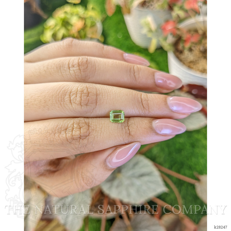 0.83 Ct. Green (Lime Green) Peridot from Pakistan