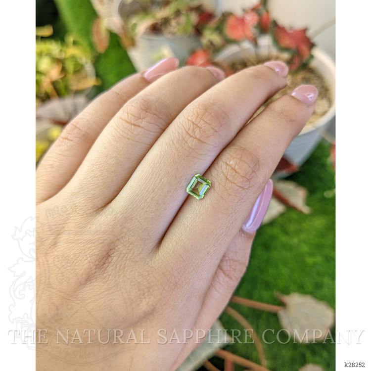 0.75 Ct. Green (Lime Green) Peridot from Pakistan