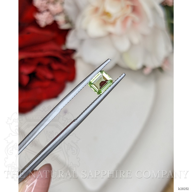 0.75 Ct. Green (Lime Green) Peridot from Pakistan