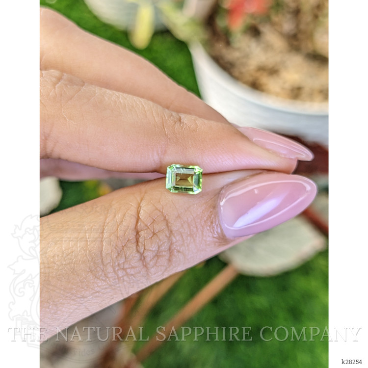 0.76 Ct. Green (Lime Green) Peridot from Pakistan