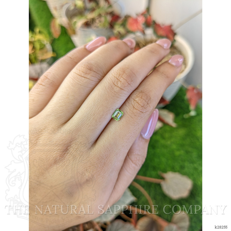 0.51 Ct. Green (Lime Green) Peridot from Pakistan