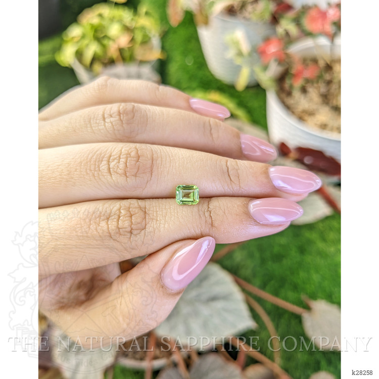 0.82 Ct. Green (Lime Green) Peridot from Pakistan
