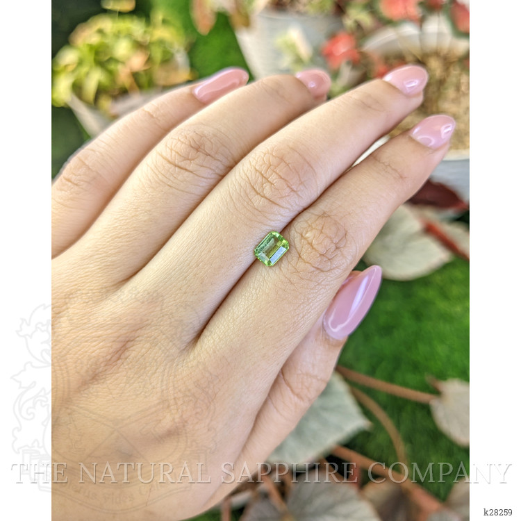 0.84 Ct. Green (Lime Green) Peridot from Pakistan