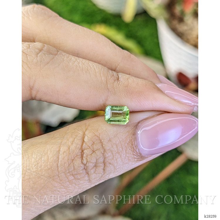0.84 Ct. Green (Lime Green) Peridot from Pakistan