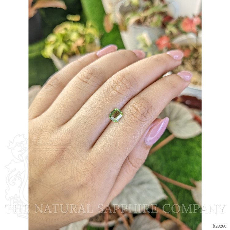 0.75 Ct. Green (Lime Green) Peridot from Pakistan