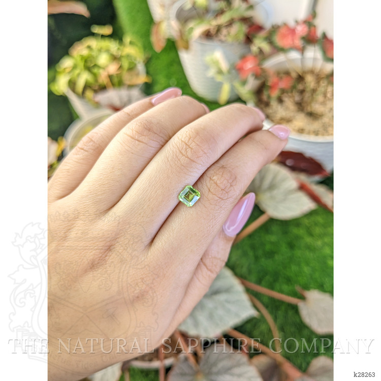 0.98 Ct. Green (Lime Green) Peridot from Pakistan