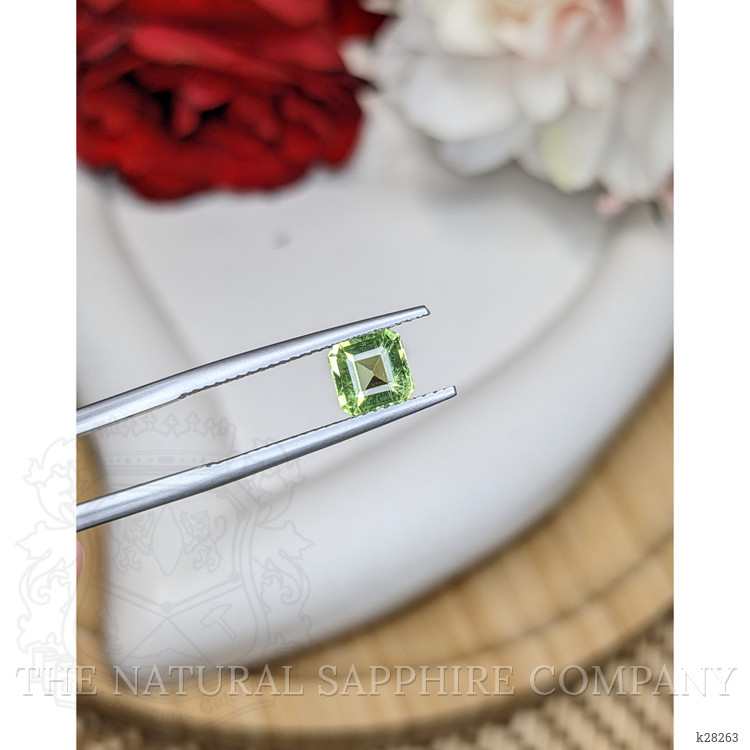 0.98 Ct. Green (Lime Green) Peridot from Pakistan