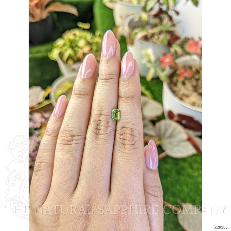 0.67 Ct. Green (Lime Green) Peridot from Pakistan