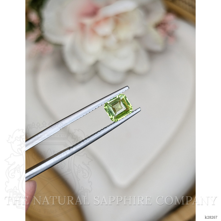0.91 Ct. Green (Lime Green) Peridot from Pakistan