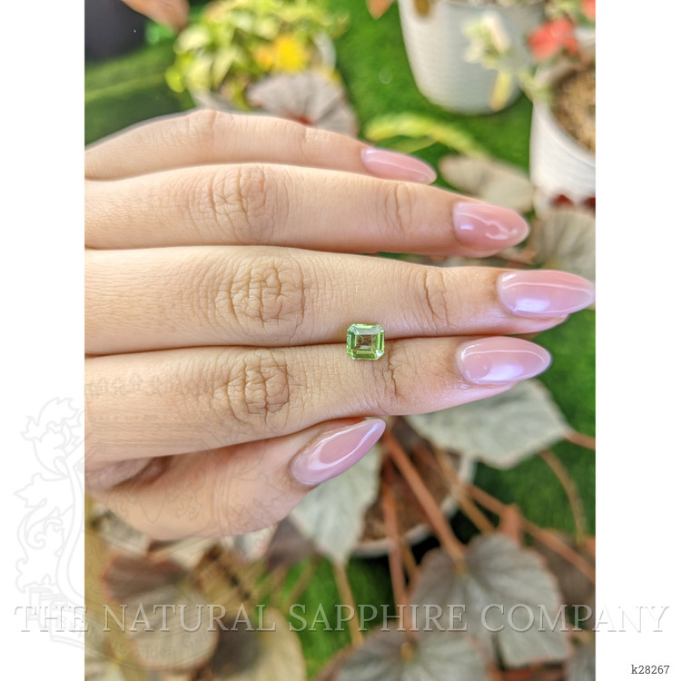 0.91 Ct. Green (Lime Green) Peridot from Pakistan
