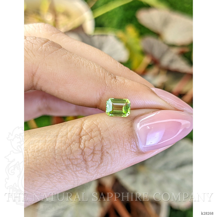 0.92 Ct. Green (Lime Green) Peridot from Pakistan