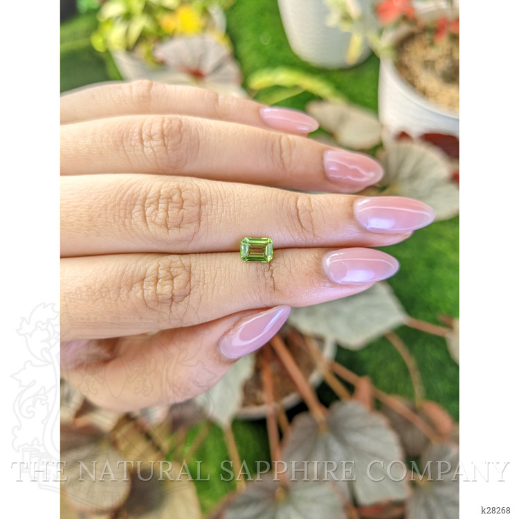 0.92 Ct. Green (Lime Green) Peridot from Pakistan