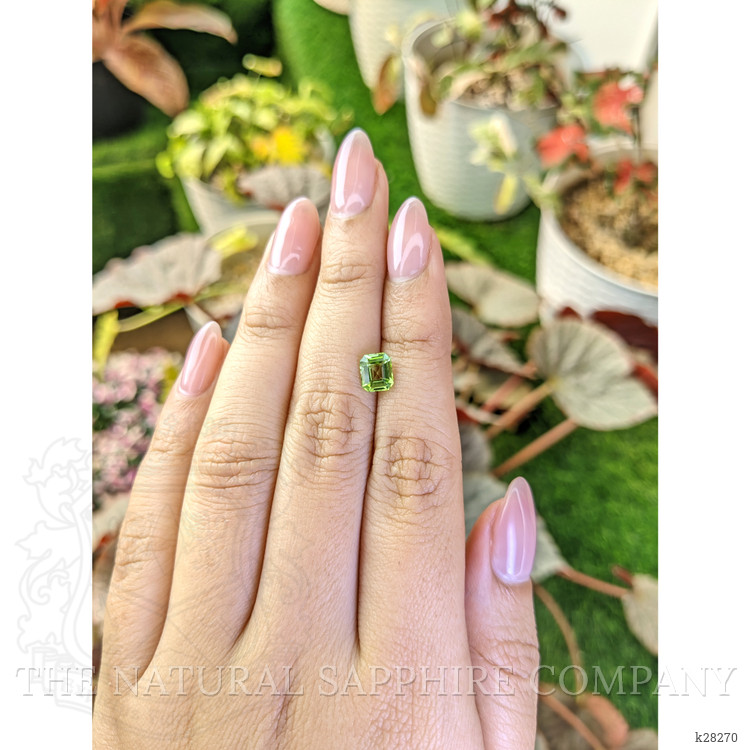 0.93 Ct. Green (Lime Green) Peridot from Pakistan