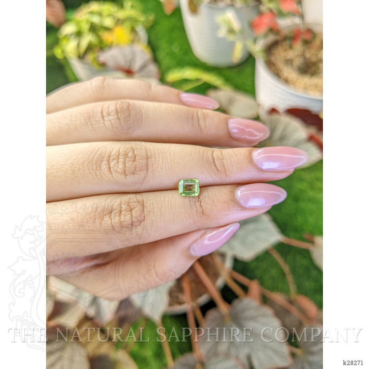 0.75 Ct. Green (Lime Green) Peridot from Pakistan