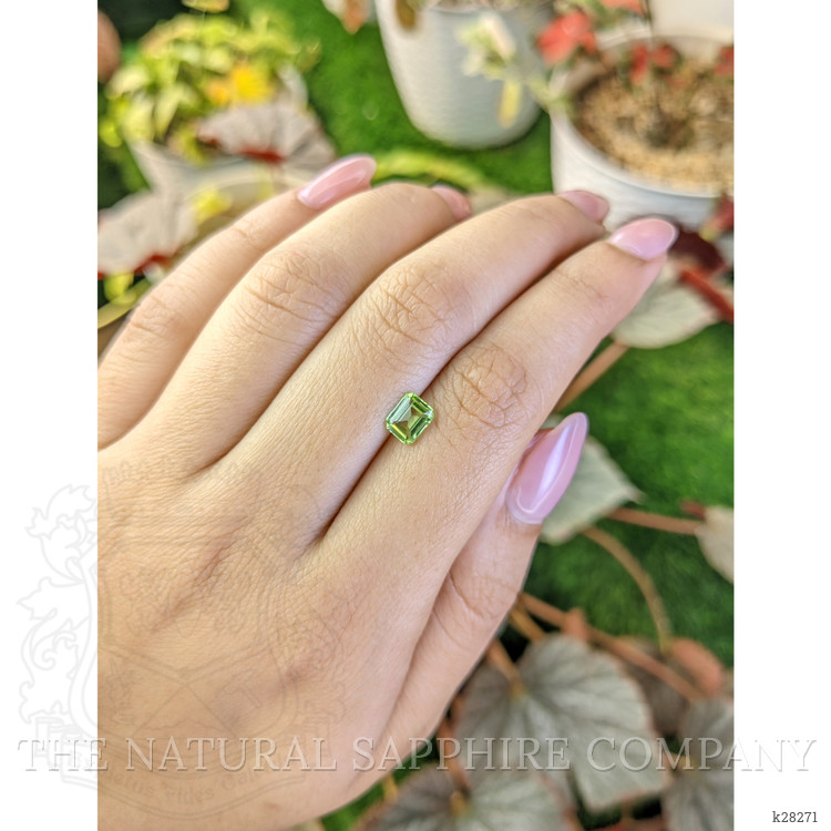 0.75 Ct. Green (Lime Green) Peridot from Pakistan