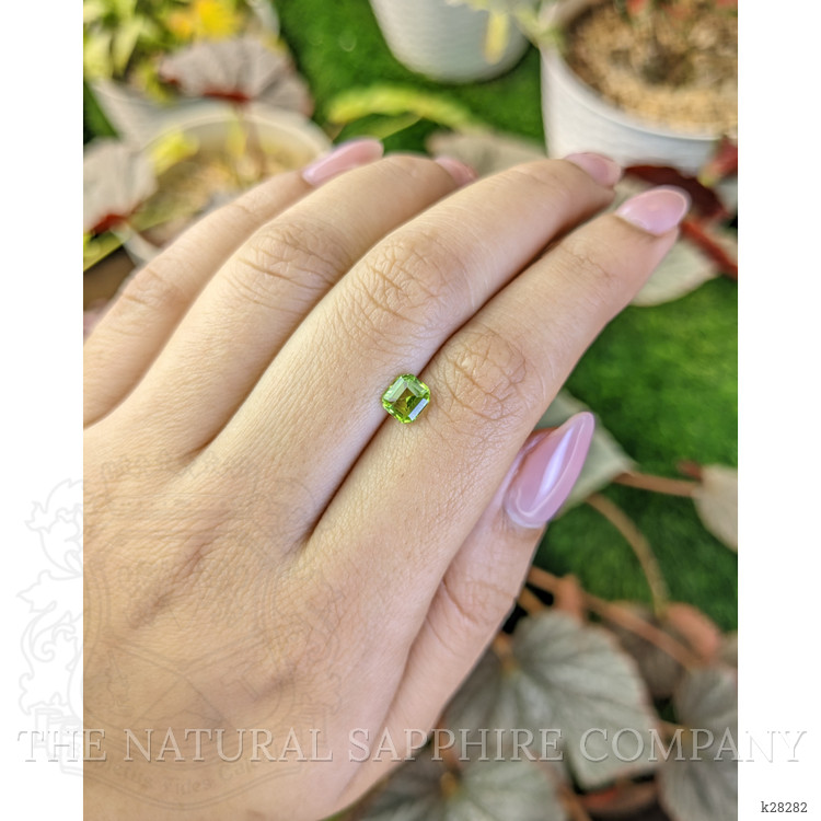 0.80 Ct. Green (Lime Green) Peridot from Pakistan