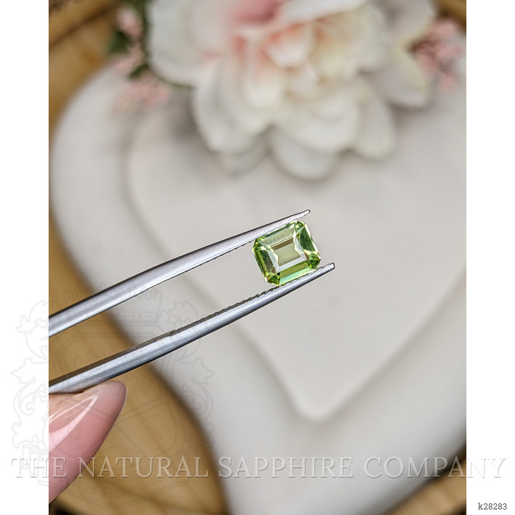 0.95 Ct. Green (Lime Green) Peridot from Pakistan