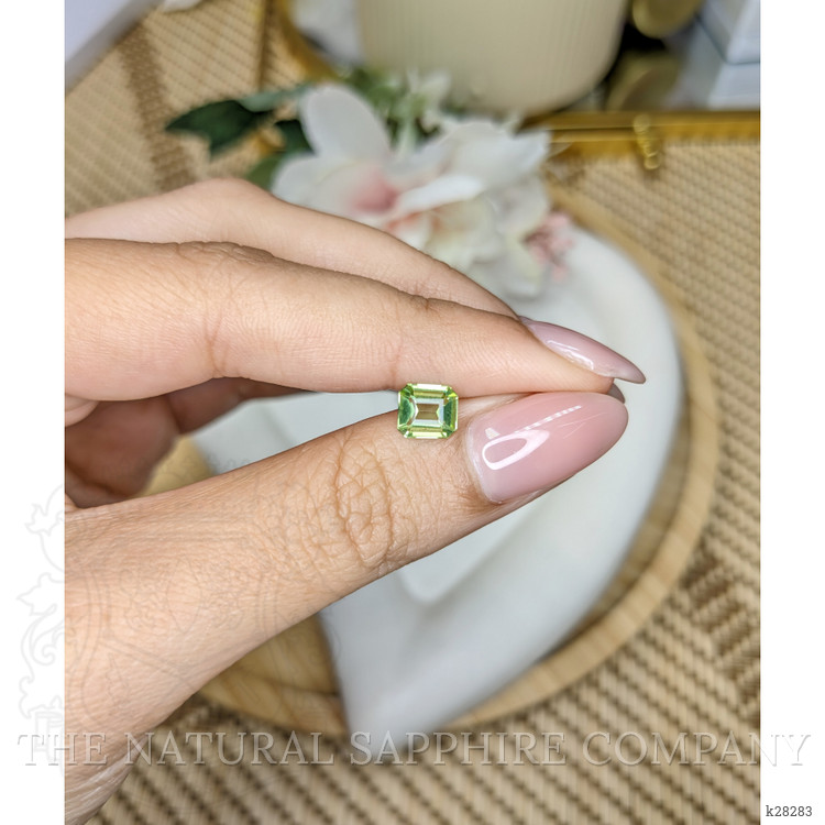 0.95 Ct. Green (Lime Green) Peridot from Pakistan