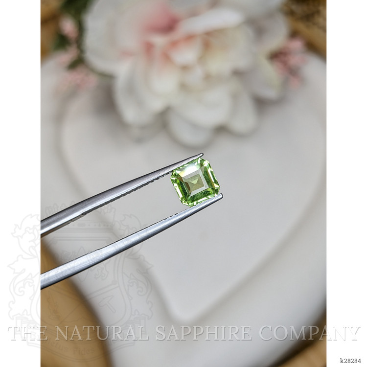 0.95 Ct. Green (Lime Green) Peridot from Pakistan