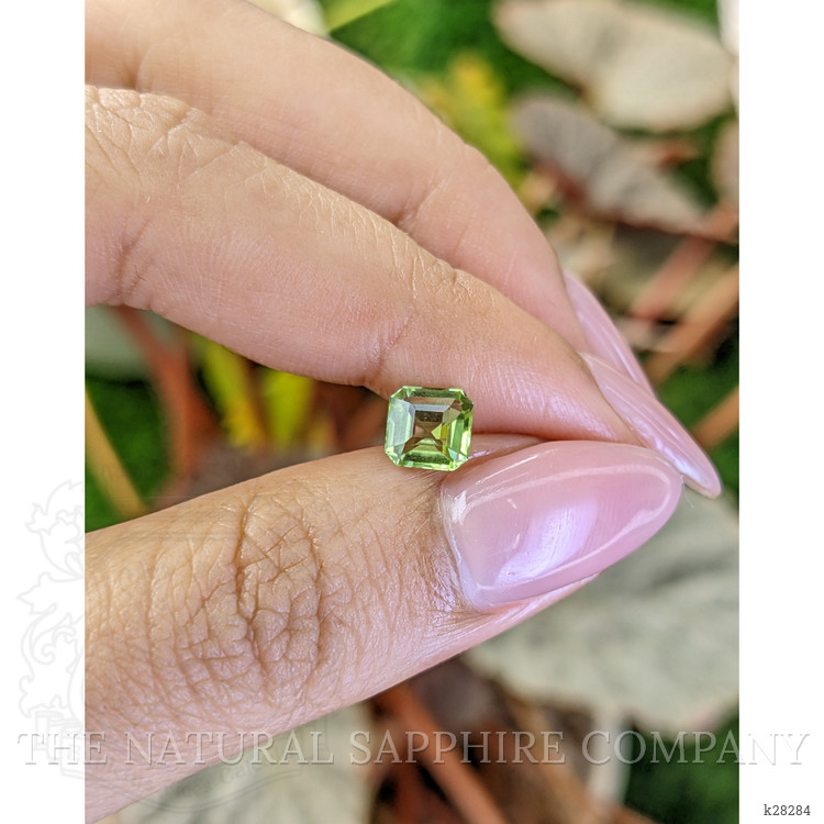 0.95 Ct. Green (Lime Green) Peridot from Pakistan