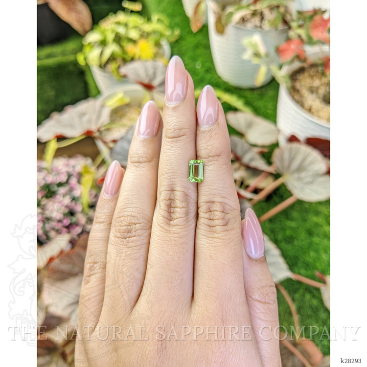1.30 Ct. Green (Lime Green) Peridot from Pakistan
