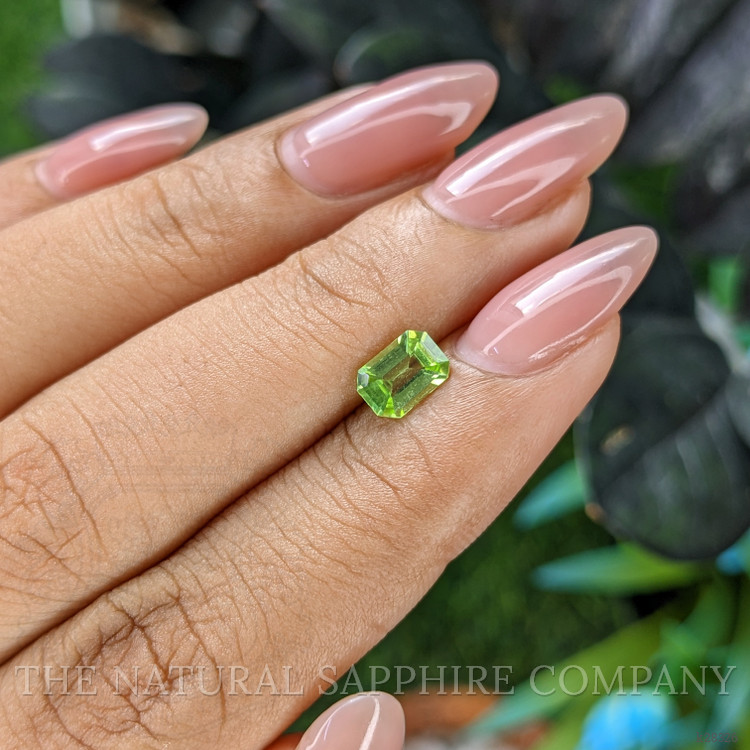 0.75 Ct. Green (Lime Green) Peridot from Tanzania